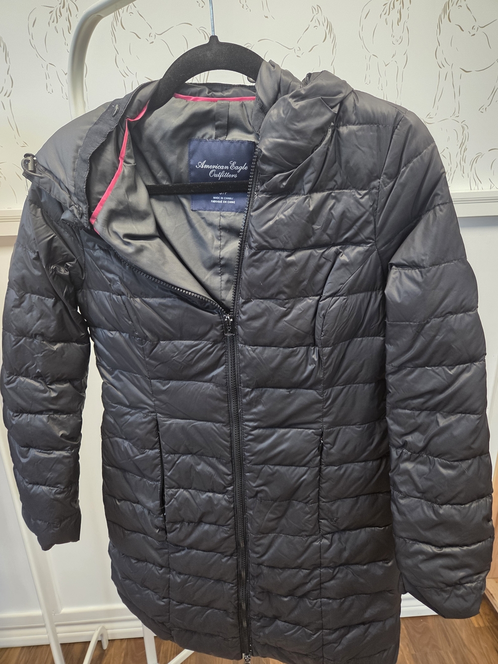 American Eagle Outfitters Black Quilted Hooded Puffer Jacket with Pink Trim